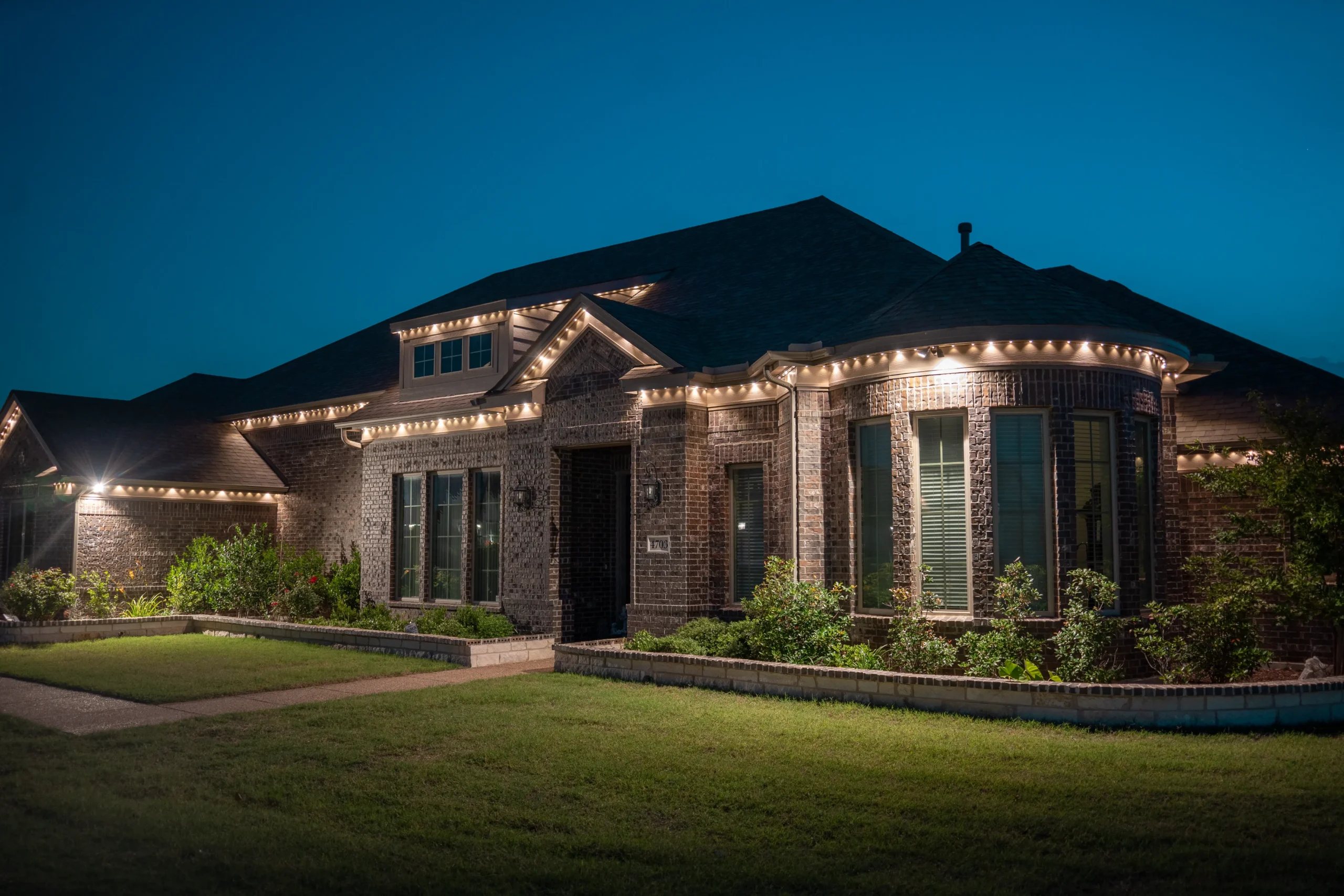 Holiday lighting installation 7